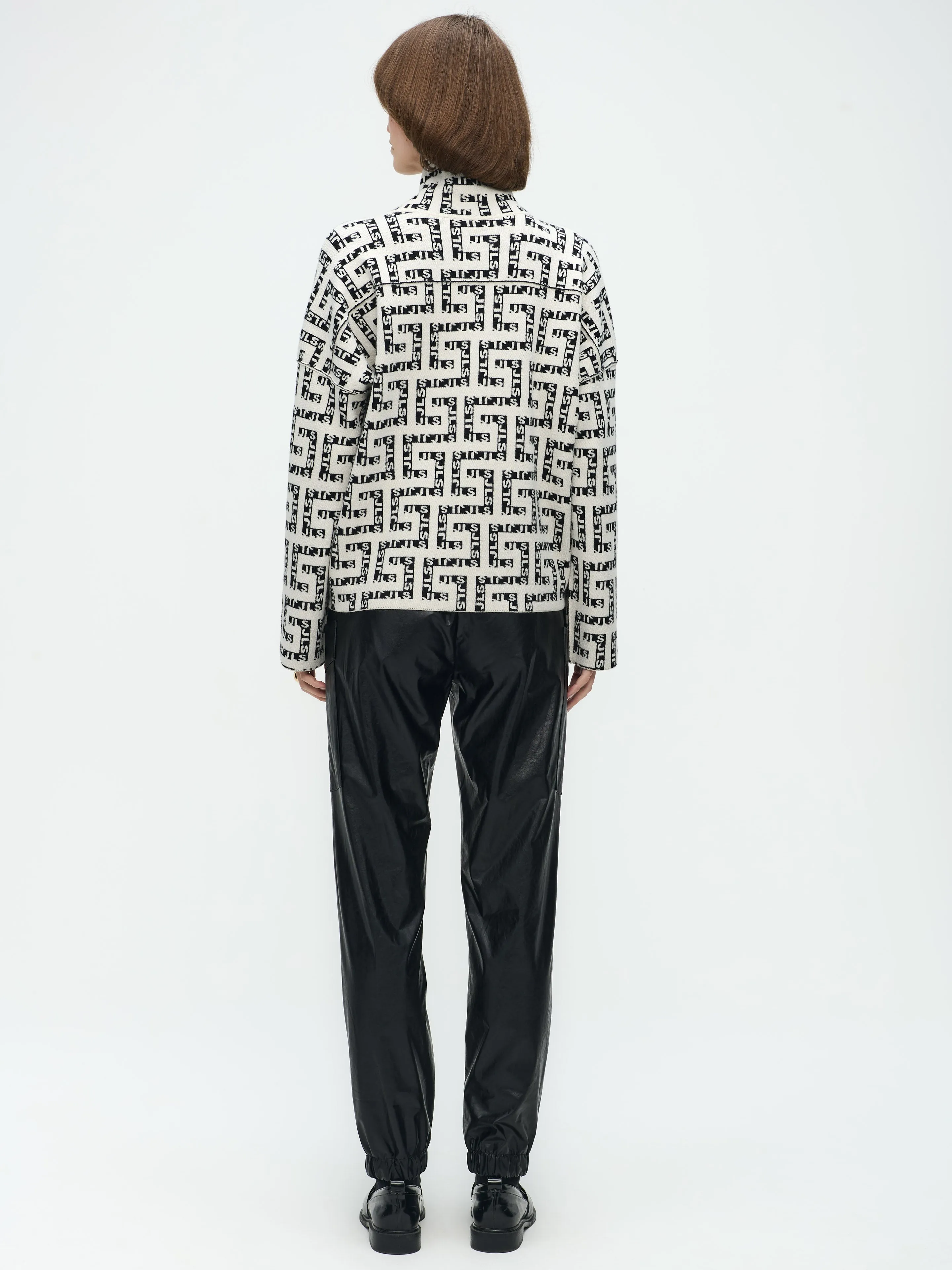 Baker Studio Pullover | White Black