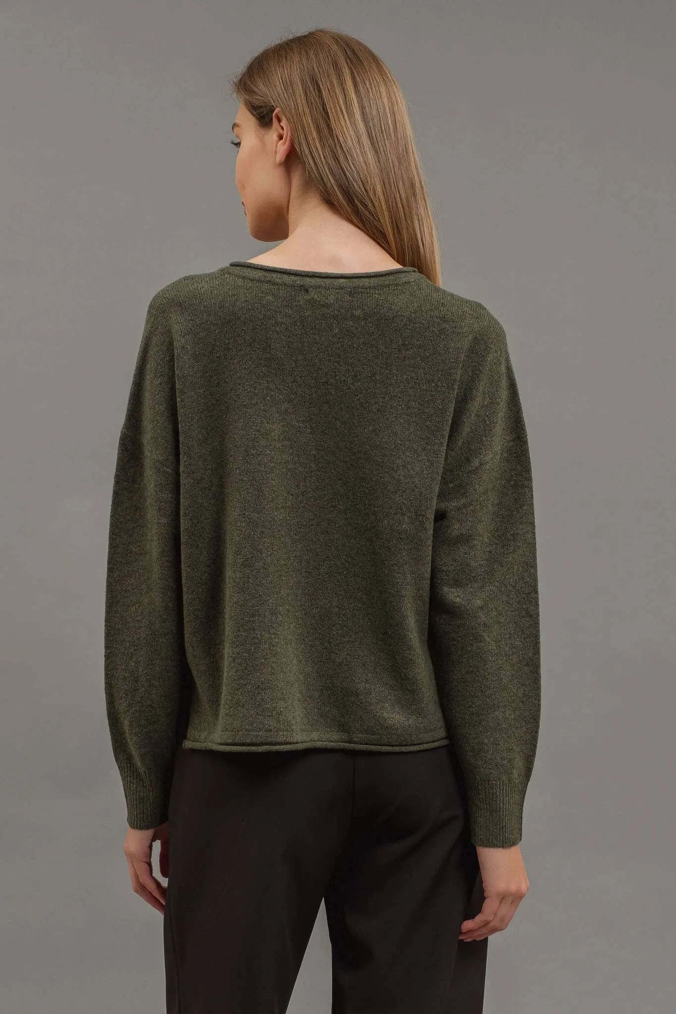 EXPOSED SEAM SPLIT NECK KNIT SWEATER