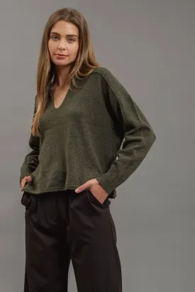 EXPOSED SEAM SPLIT NECK KNIT SWEATER
