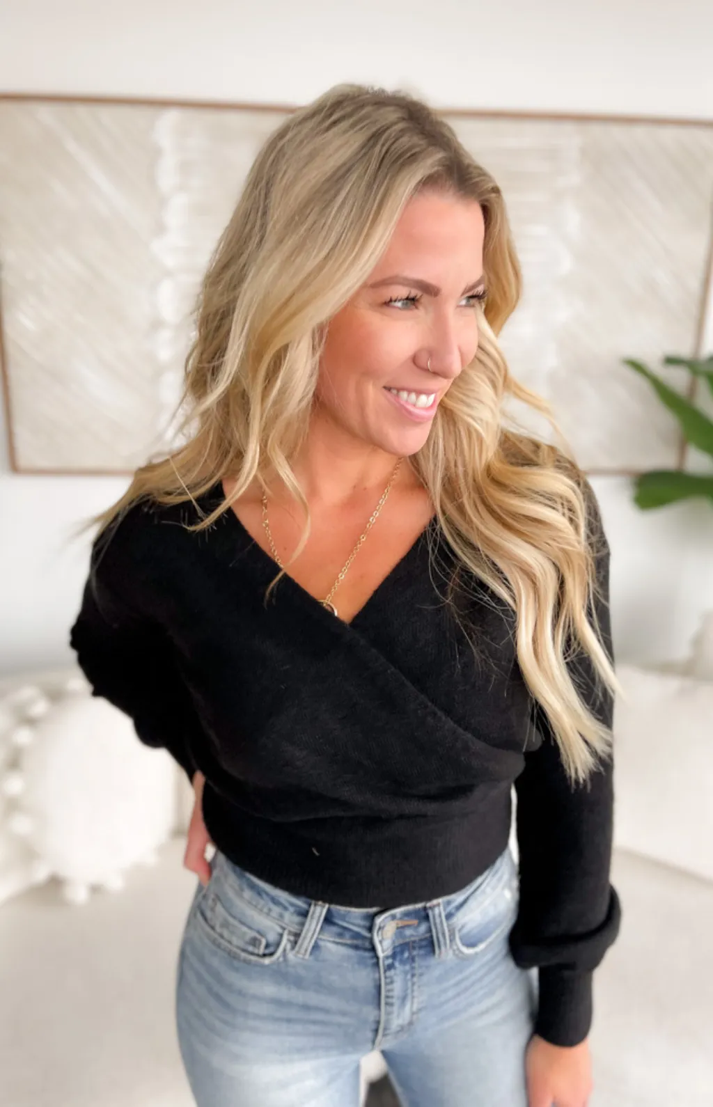 Ivy Long Sleeve V-Neck Black Sweater