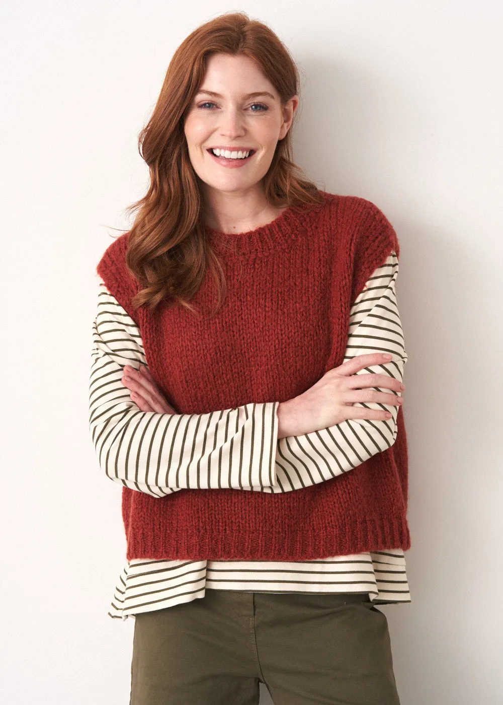 LOLA KNITTED ROUND NECK TANK - RUST