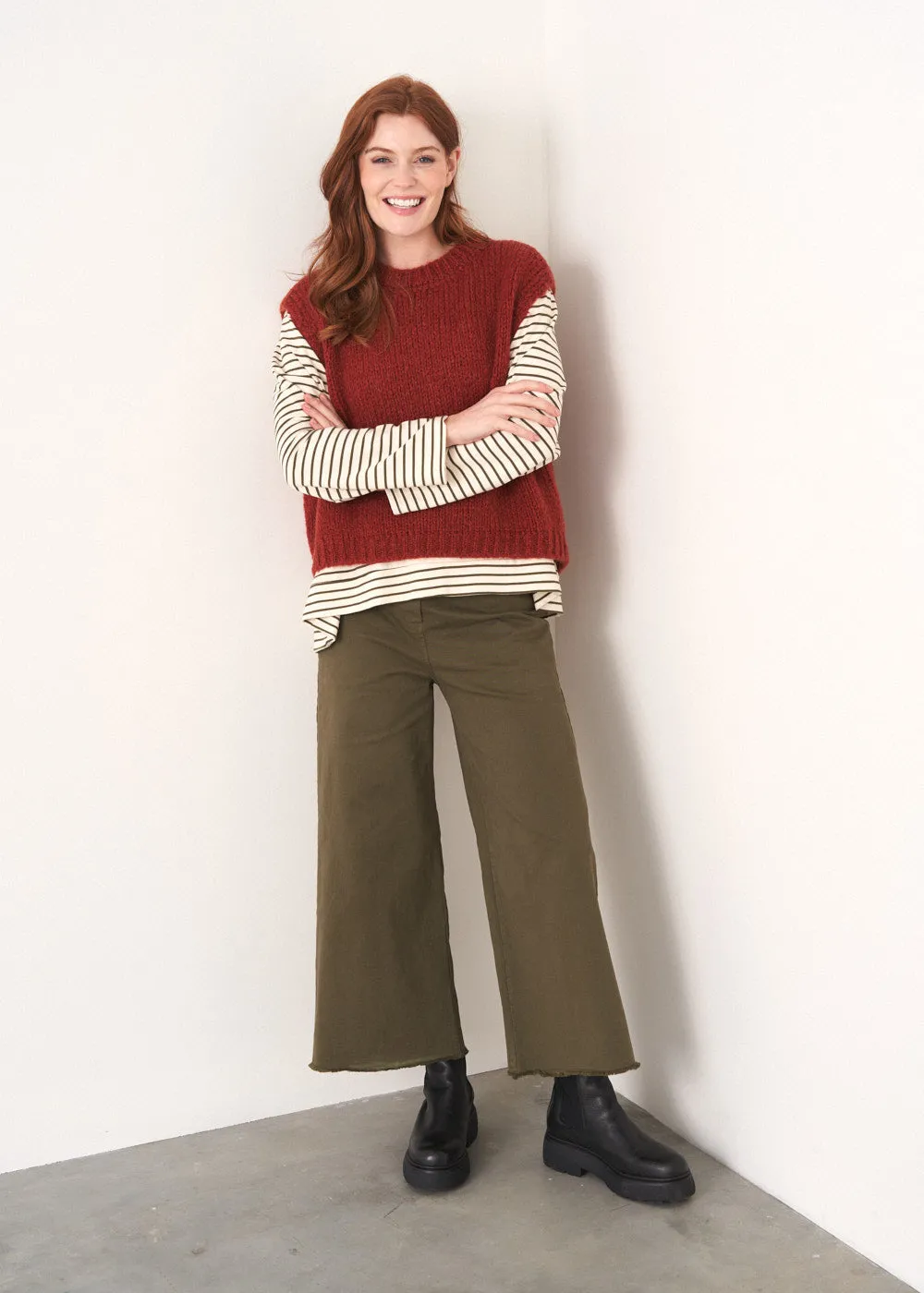 LOLA KNITTED ROUND NECK TANK - RUST