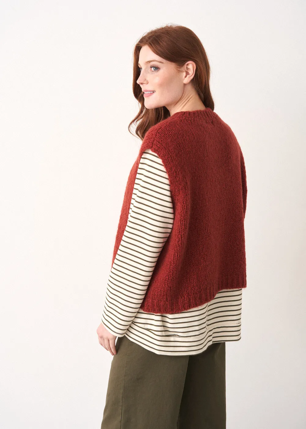 LOLA KNITTED ROUND NECK TANK - RUST