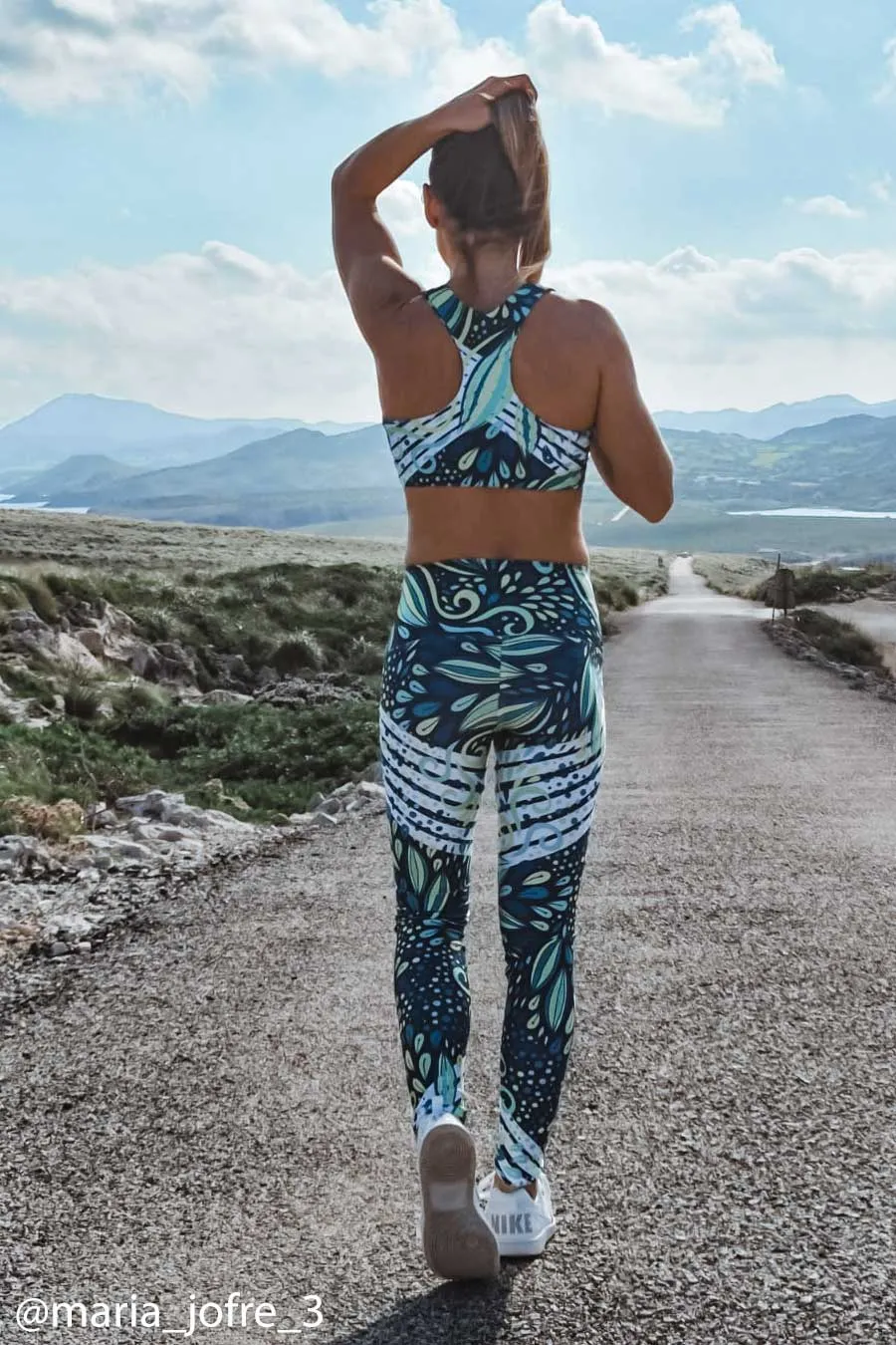 Revival Stella Green Seamless Racerback Sport Yoga Bra - Women
